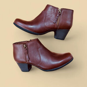 Clarks Valarie 2 Sophia Womens Ankle Boot Mahogany Leather US Size 7M